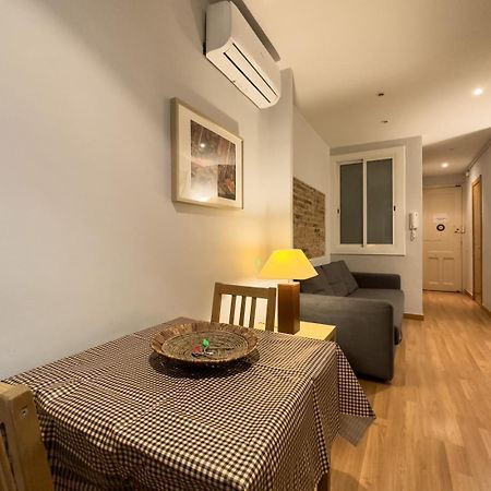 Aparteasy - Gracia Apartments บาร์เซโลนา ภายนอก รูปภาพ