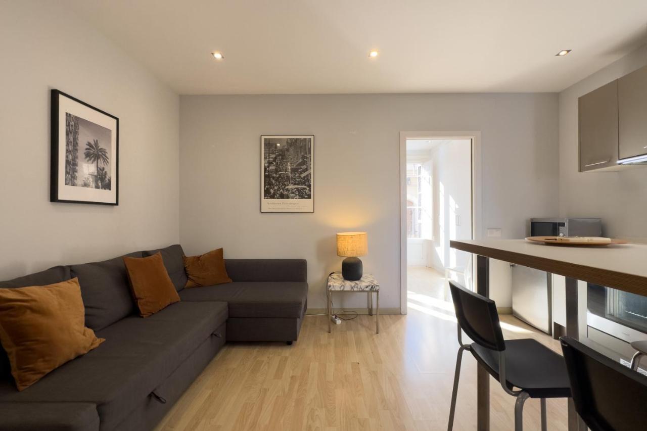Aparteasy - Gracia Apartments บาร์เซโลนา ภายนอก รูปภาพ