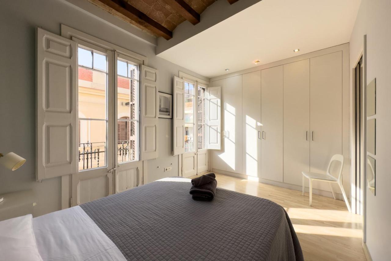 Aparteasy - Gracia Apartments บาร์เซโลนา ภายนอก รูปภาพ