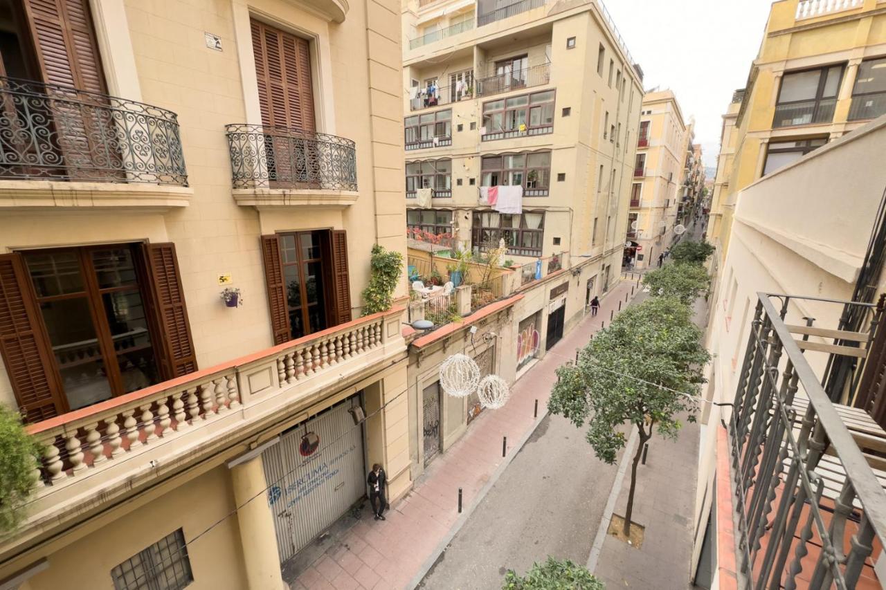 Aparteasy - Gracia Apartments บาร์เซโลนา ภายนอก รูปภาพ