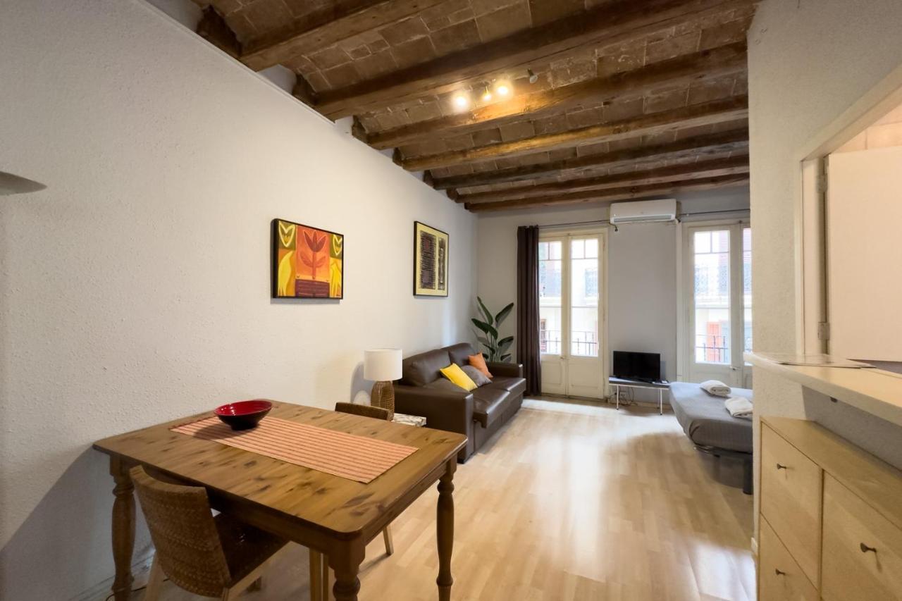 Aparteasy - Gracia Apartments บาร์เซโลนา ภายนอก รูปภาพ