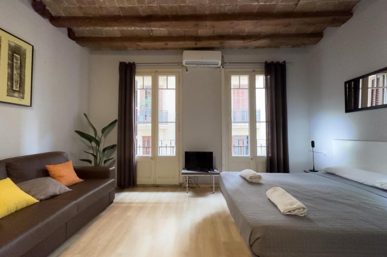 Aparteasy - Gracia Apartments บาร์เซโลนา ภายนอก รูปภาพ