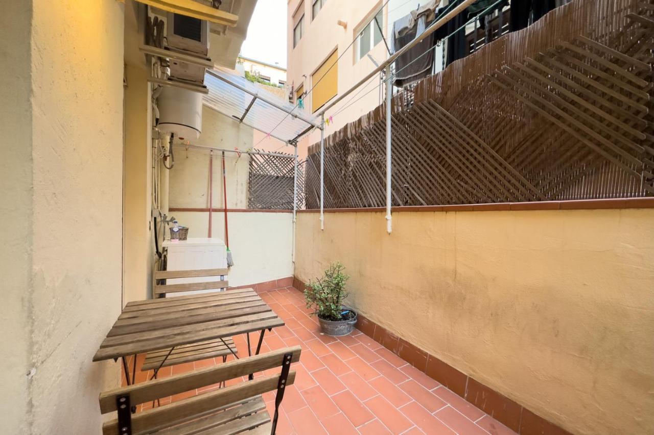 Aparteasy - Gracia Apartments บาร์เซโลนา ภายนอก รูปภาพ