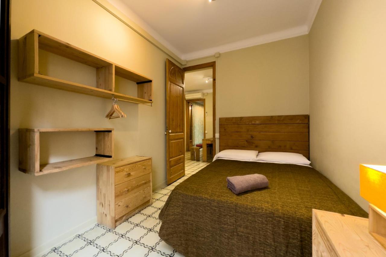 Aparteasy - Gracia Apartments บาร์เซโลนา ภายนอก รูปภาพ