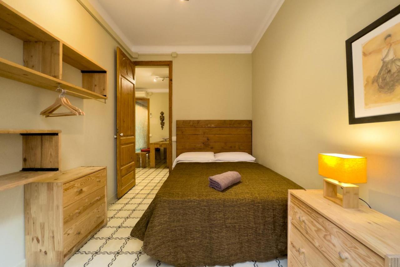 Aparteasy - Gracia Apartments บาร์เซโลนา ภายนอก รูปภาพ